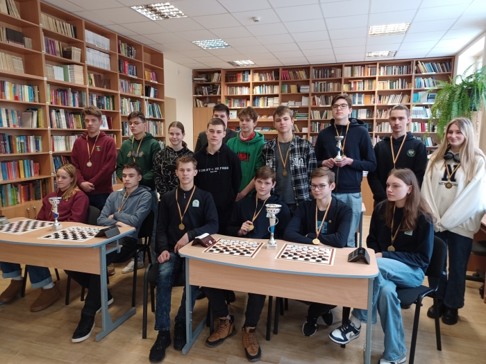 Kūlupėnų Motiejaus Valančiaus pagrindinės mokyklos šaškių komanda rajono bendrojo ugdymo mokyklų II vietos laimėtoja!